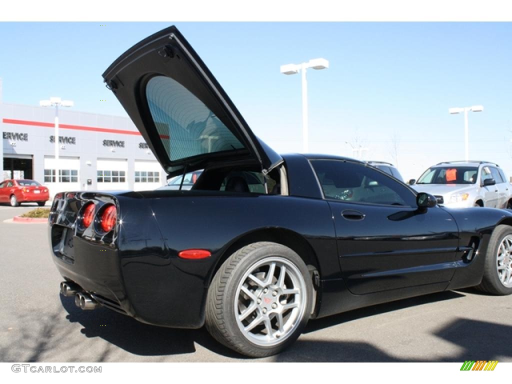 2002 Chevrolet Corvette Coupe Trunk Photo #46662407