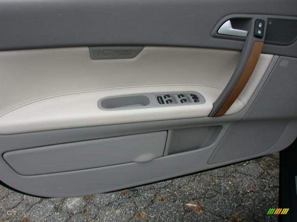 2008 Volvo C70 T5 Calcite Cream Door Panel Photo #46663070