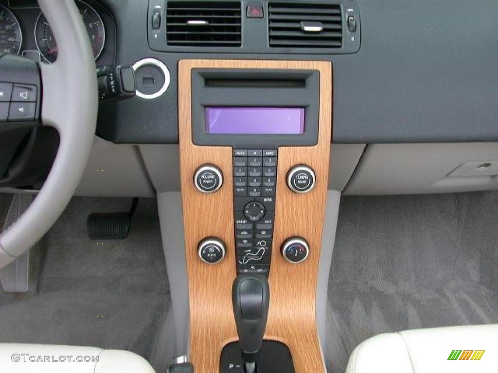 2008 Volvo C70 T5 Controls Photo #46663151
