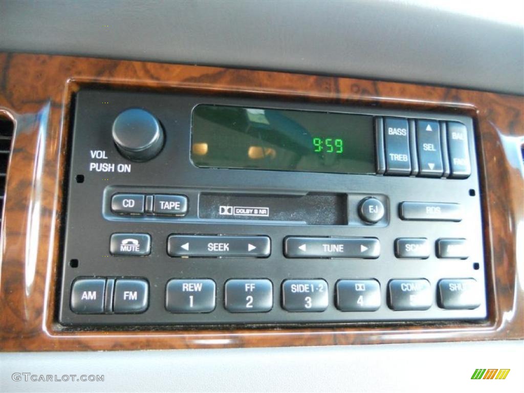 1999 Lincoln Town Car Executive Controls Photo #46663880