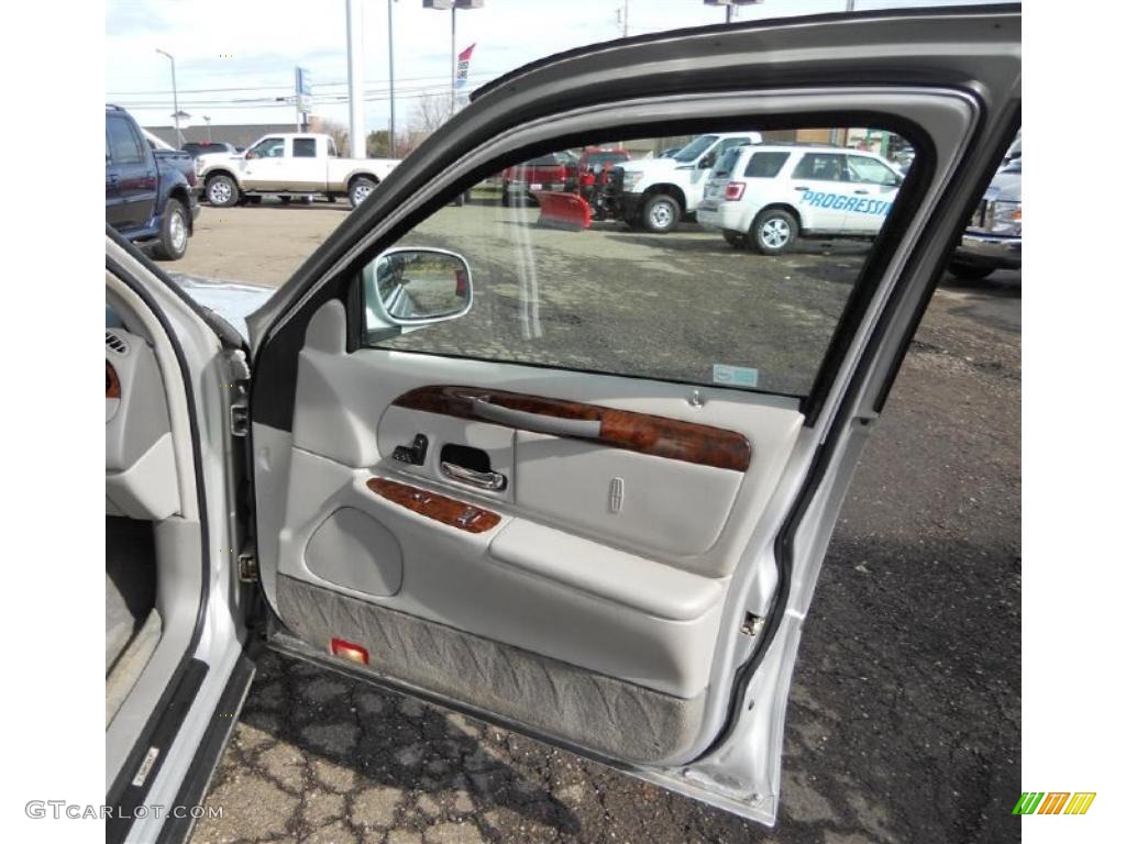 1999 Lincoln Town Car Executive Light Graphite Door Panel Photo #46664069