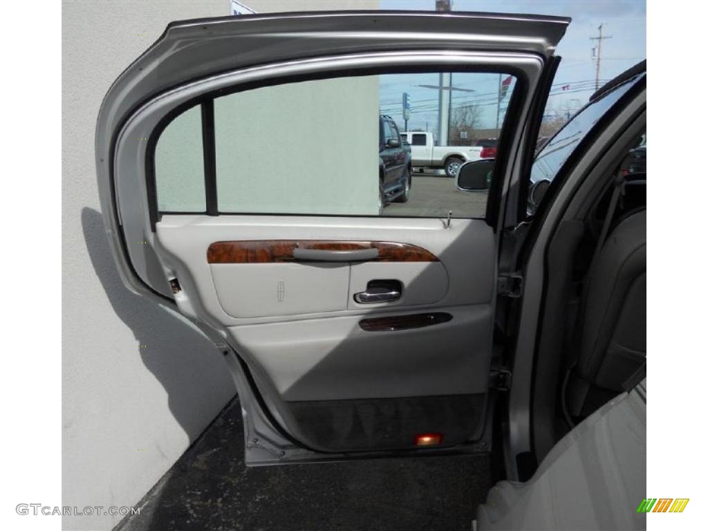 1999 Lincoln Town Car Executive Light Graphite Door Panel Photo #46664084