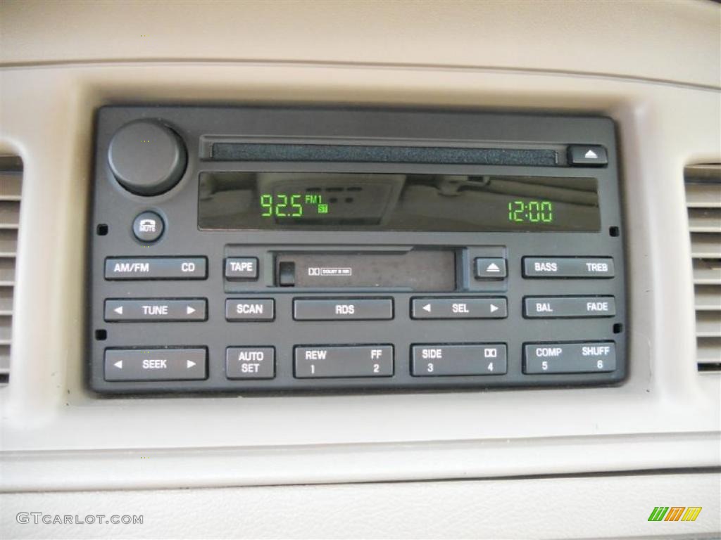 2005 Mercury Grand Marquis LS Controls Photo #46664393