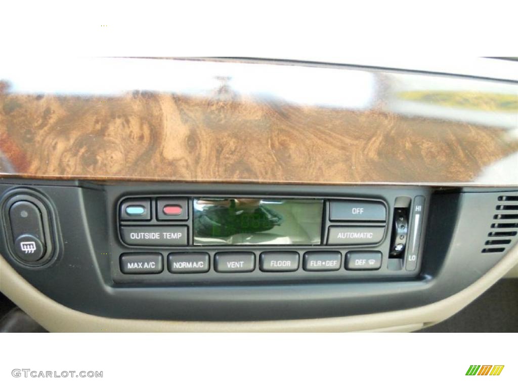 2005 Mercury Grand Marquis LS Controls Photo #46664408