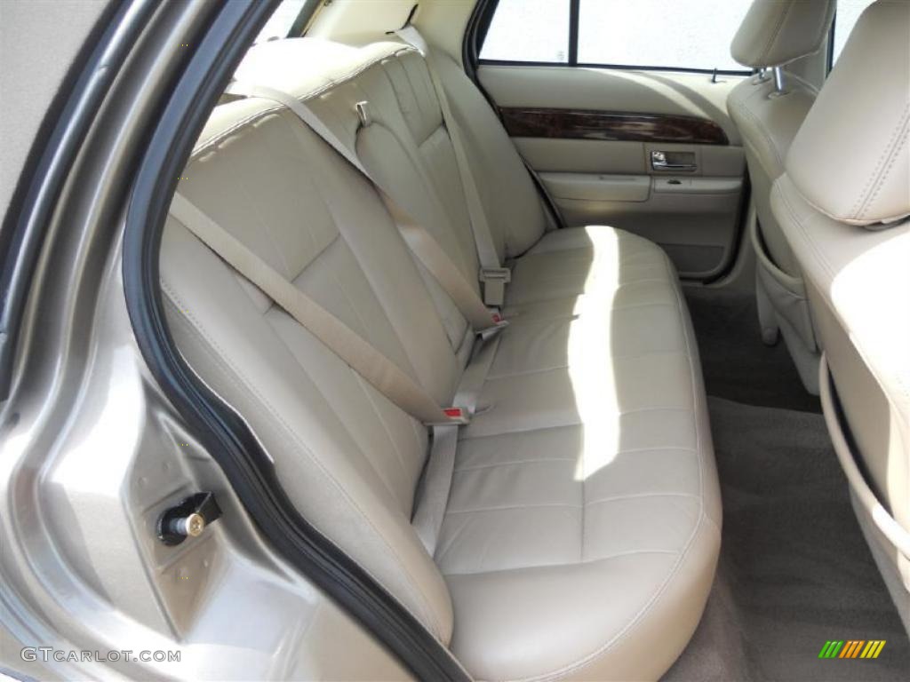 2005 Grand Marquis LS - Arizona Beige Metallic / Medium Parchment photo #18