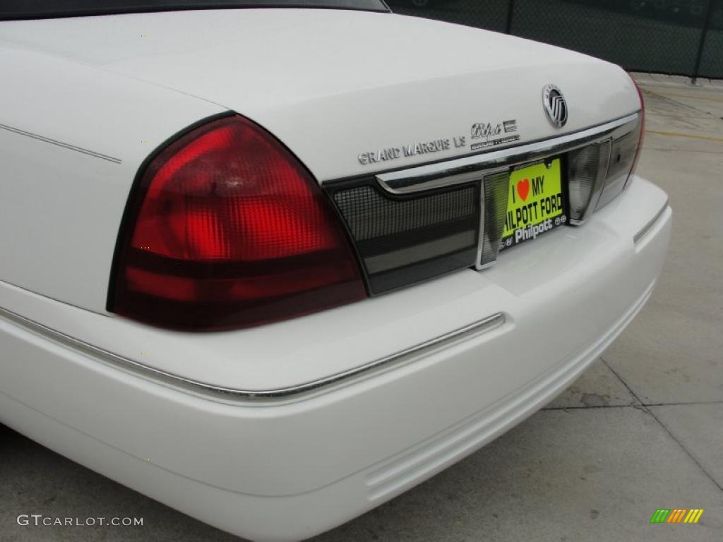 2010 Grand Marquis LS Ultimate Edition - Vibrant White / Light Camel photo #21