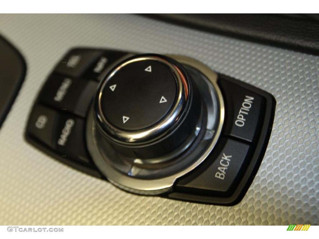 2010 BMW 3 Series 335i Coupe Controls Photo #46665521