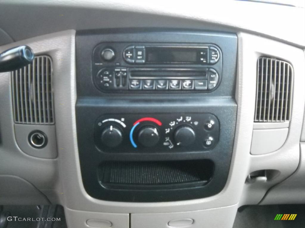 2002 Dodge Ram 1500 SLT Quad Cab 4x4 Controls Photo #46665794