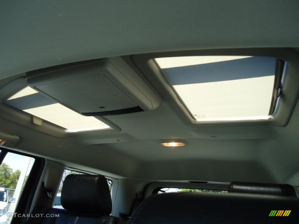 2010 Commander Limited - Brilliant Black Crystal Pearl / Dark Slate Gray photo #35