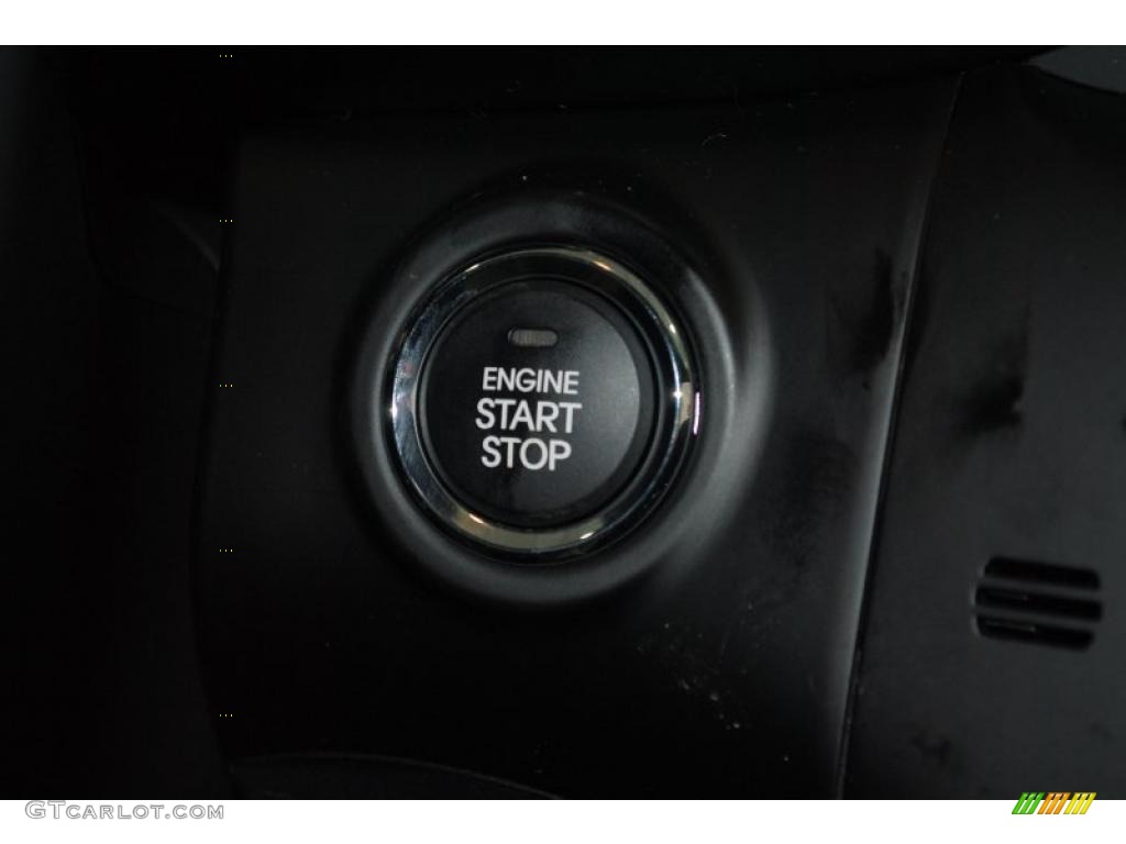 2011 Kia Optima SX Controls Photo #46668020