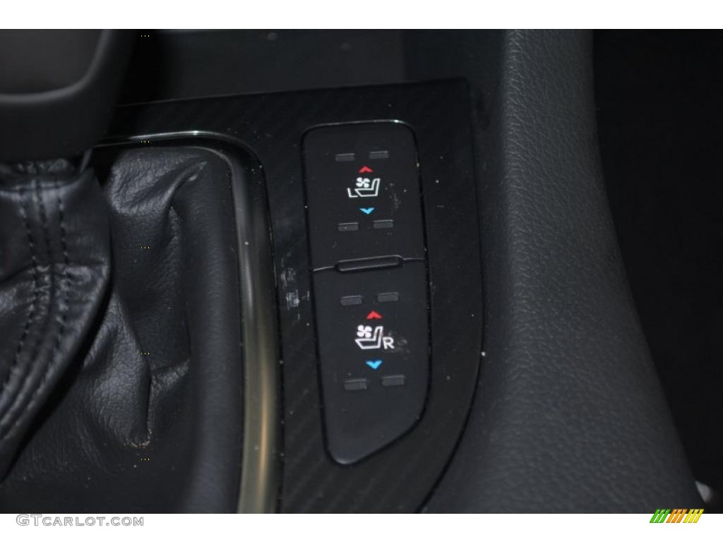 2011 Kia Optima SX Controls Photo #46668122