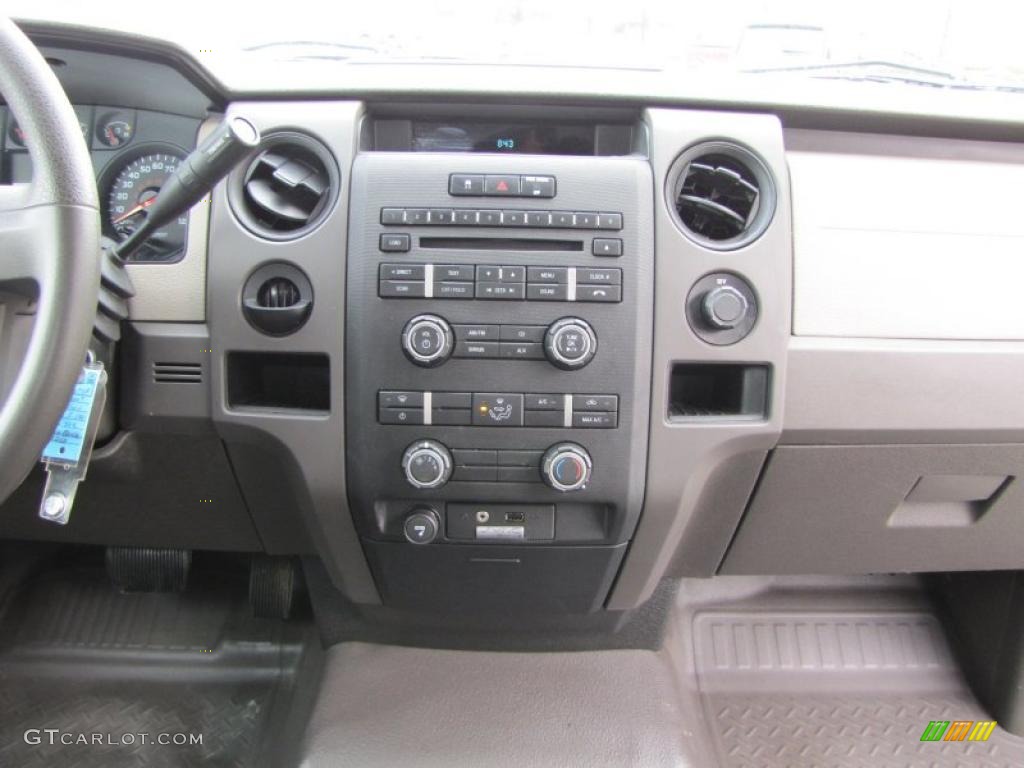 2009 Ford F150 STX SuperCab Controls Photo #46671260