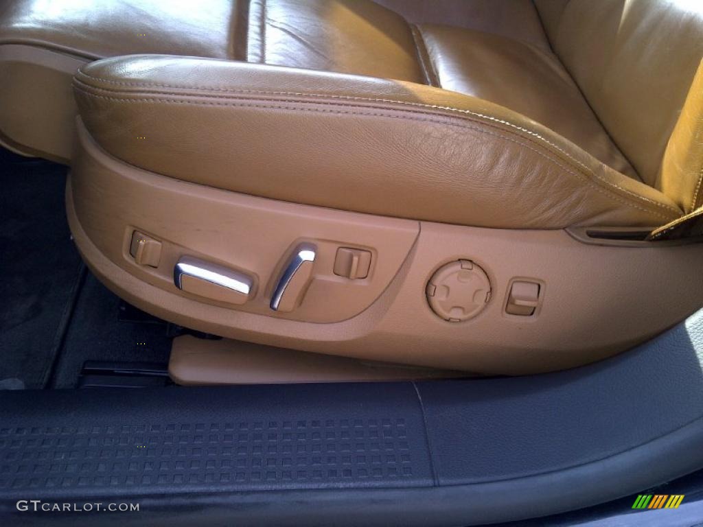 2005 Audi A8 4.2 quattro Controls Photo #46672475