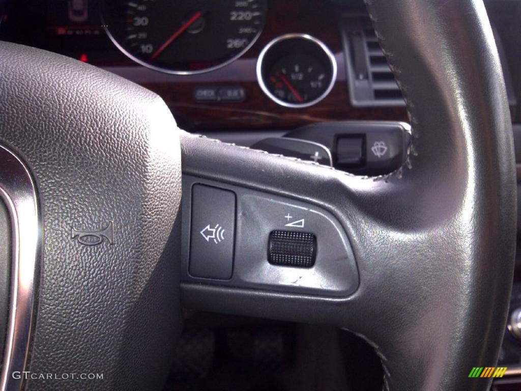 2005 Audi A8 4.2 quattro Controls Photo #46672517