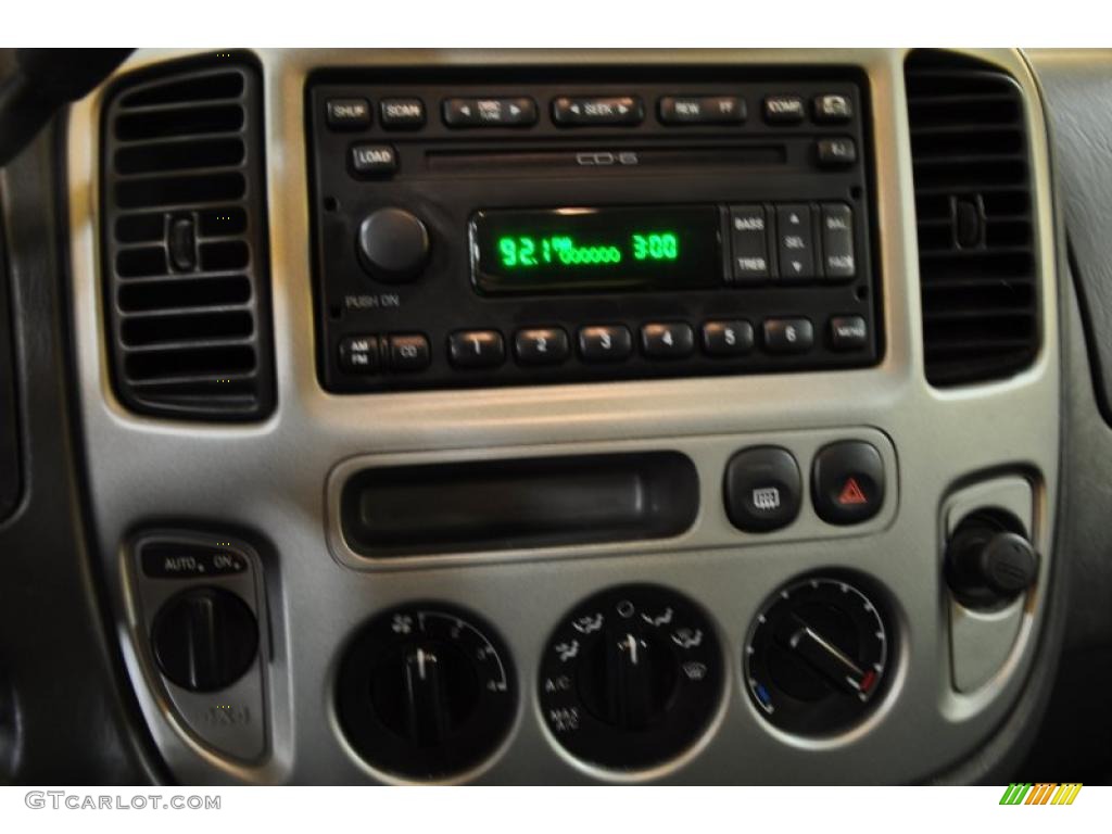 2004 Ford Escape XLT V6 4WD Controls Photo #46673204