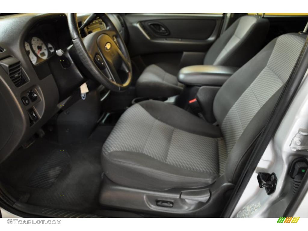 Medium/Dark Flint Interior 2004 Ford Escape XLT V6 4WD Photo #46673270