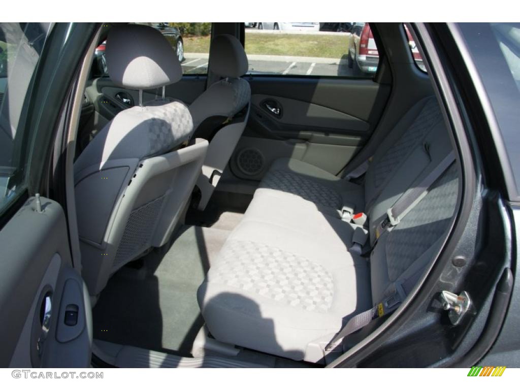 2005 Malibu Maxx LS Wagon - Medium Gray Metallic / Gray photo #12