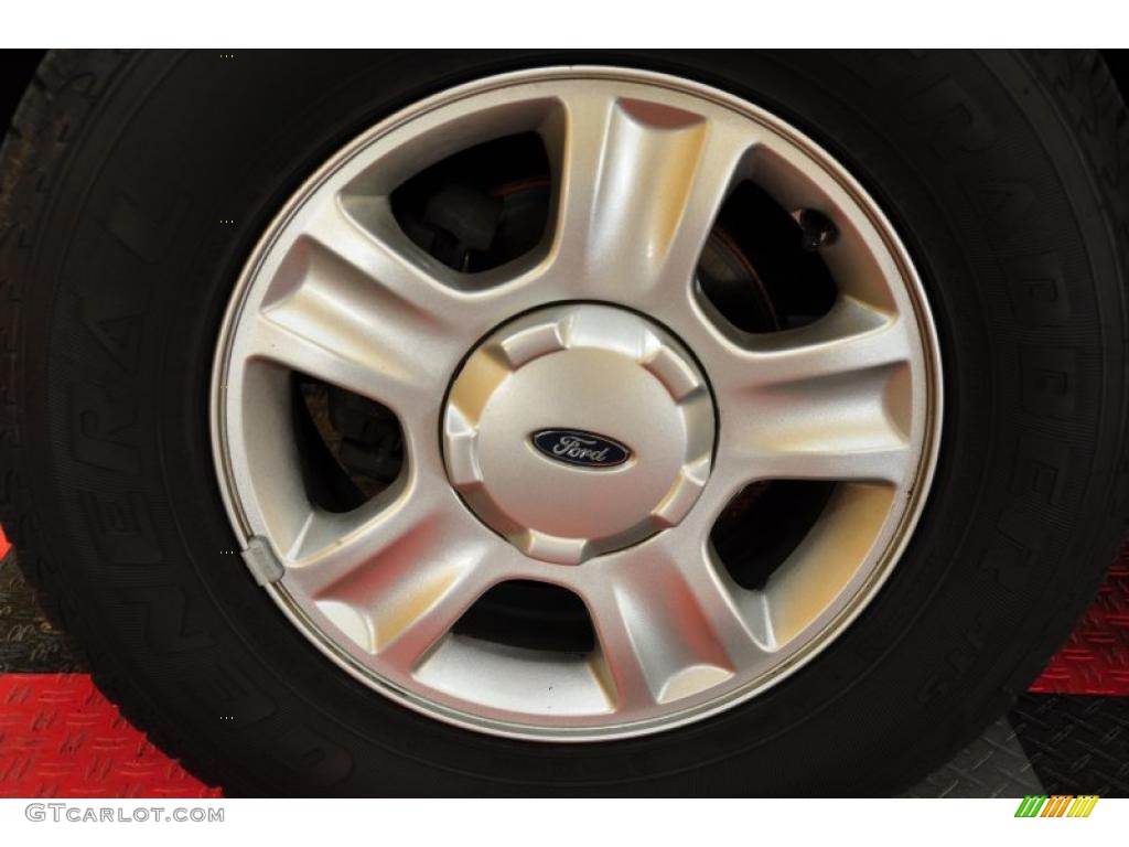 2004 Ford Escape XLT V6 4WD Wheel Photo #46673351