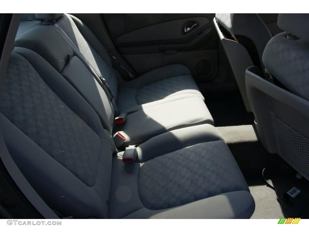 2005 Malibu Maxx LS Wagon - Medium Gray Metallic / Gray photo #18