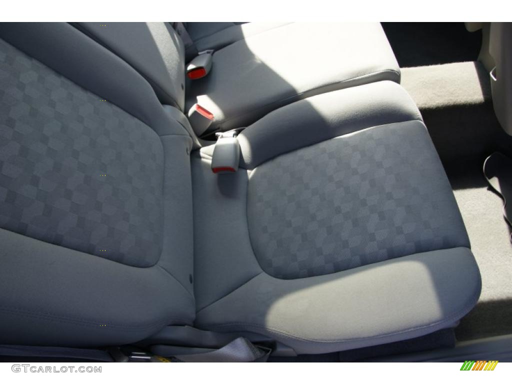 2005 Malibu Maxx LS Wagon - Medium Gray Metallic / Gray photo #19