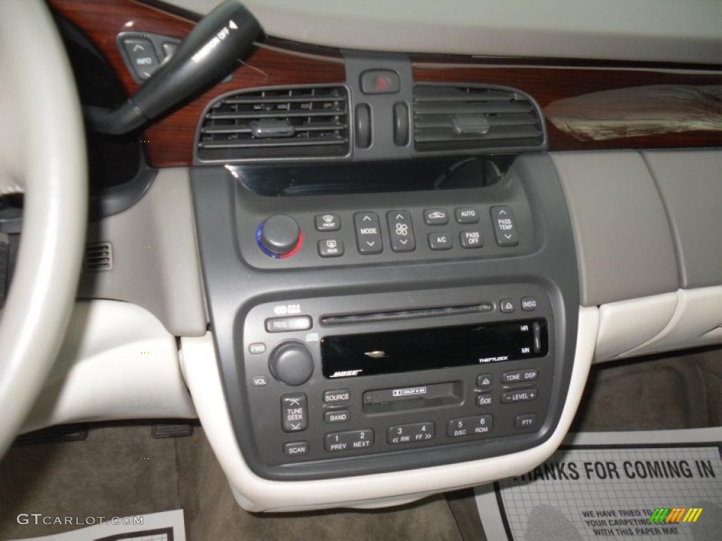 2003 Cadillac DeVille DHS Controls Photo #46675700