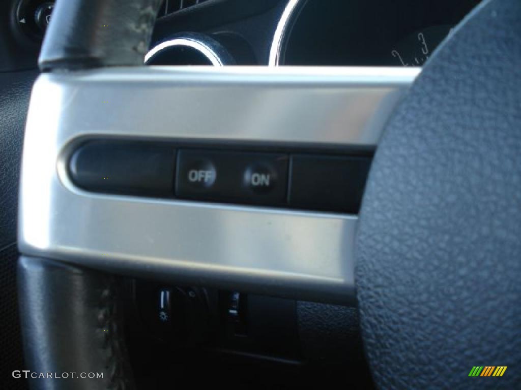 2006 Mustang V6 Premium Coupe - Performance White / Dark Charcoal photo #26