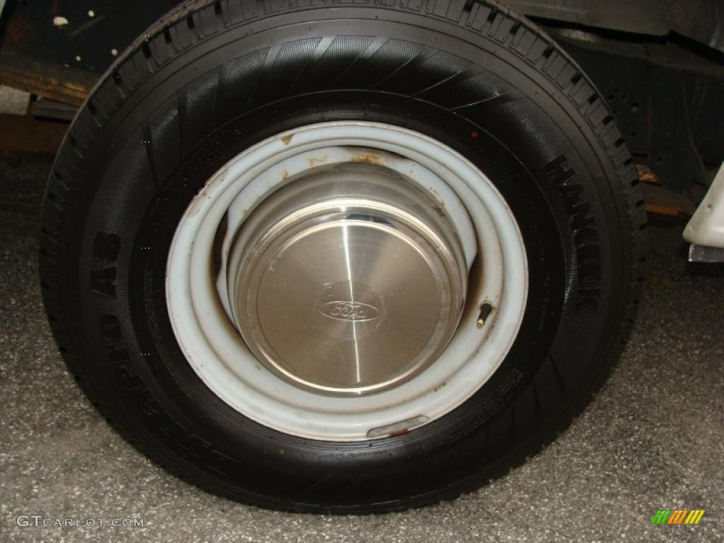 2004 Ford E Series Van E250 Commercial Wheel Photo #46678355