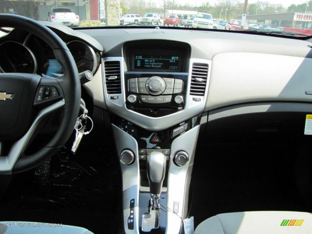 2011 Chevrolet Cruze ECO Medium Titanium Dashboard Photo #46679135