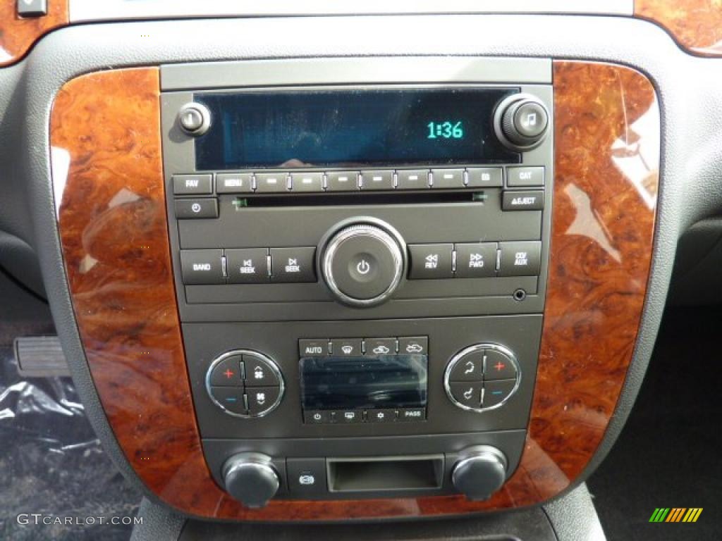 2011 Chevrolet Silverado 3500HD LTZ Crew Cab 4x4 Dually Controls Photo #46680743
