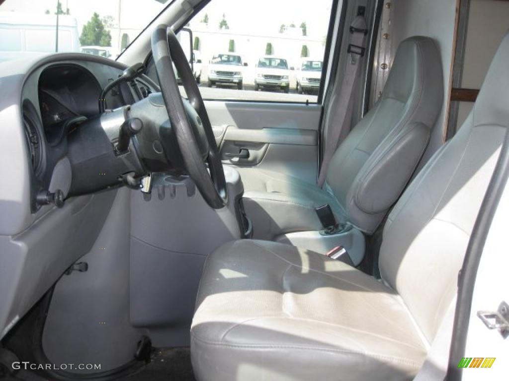 Medium Graphite Interior 2002 Ford E Series Cutaway E350 Commercial Moving Truck Photo #46681457