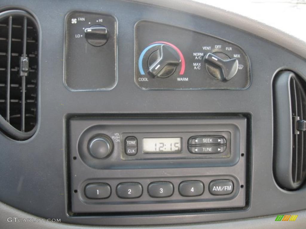 2002 Ford E Series Cutaway E350 Commercial Moving Truck Controls Photo #46681487
