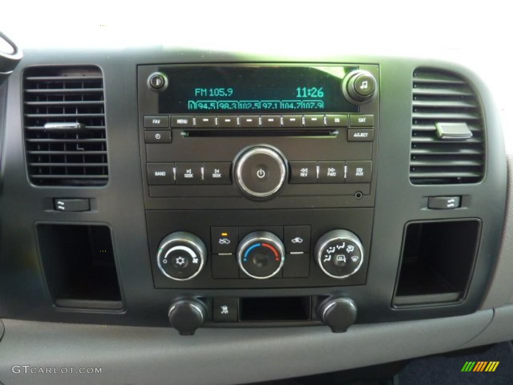 2009 Chevrolet Silverado 1500 LS Crew Cab Controls Photo #46683719