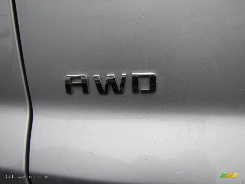 2010 Traverse LT AWD - Silver Ice Metallic / Light Gray photo #13