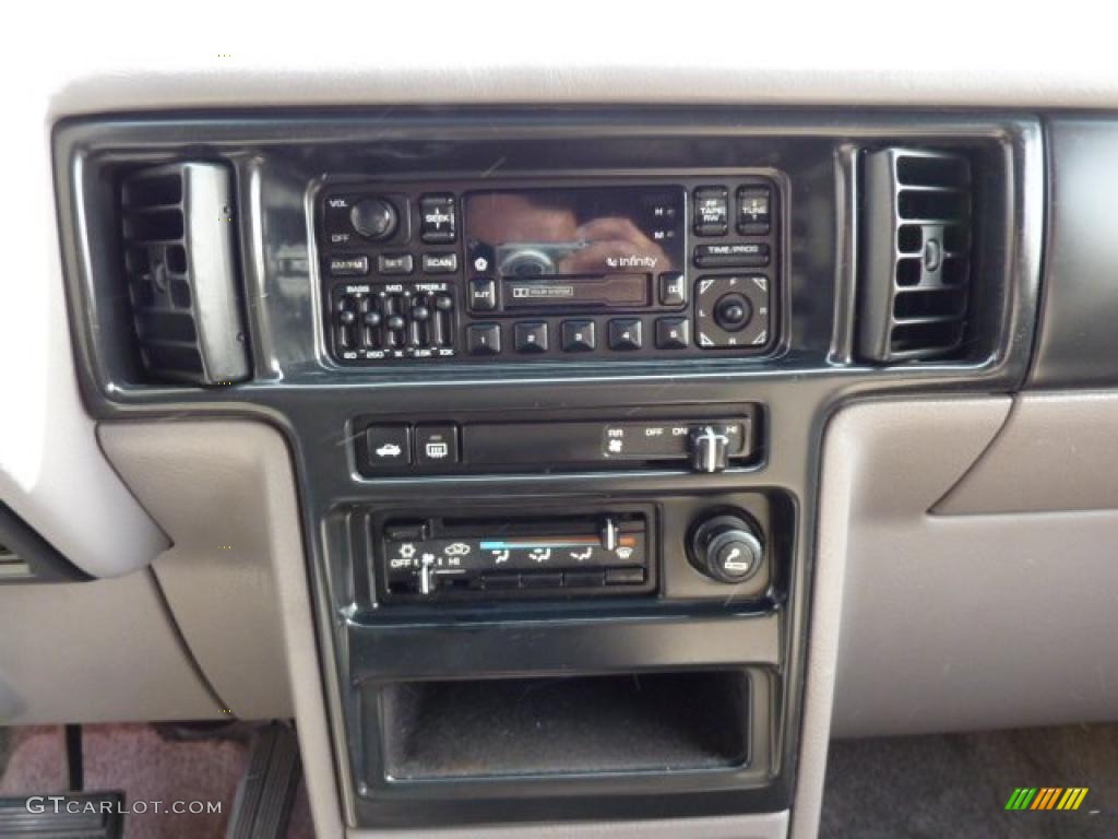 1993 Dodge Grand Caravan Standard Grand Caravan Model Controls Photo #46685246