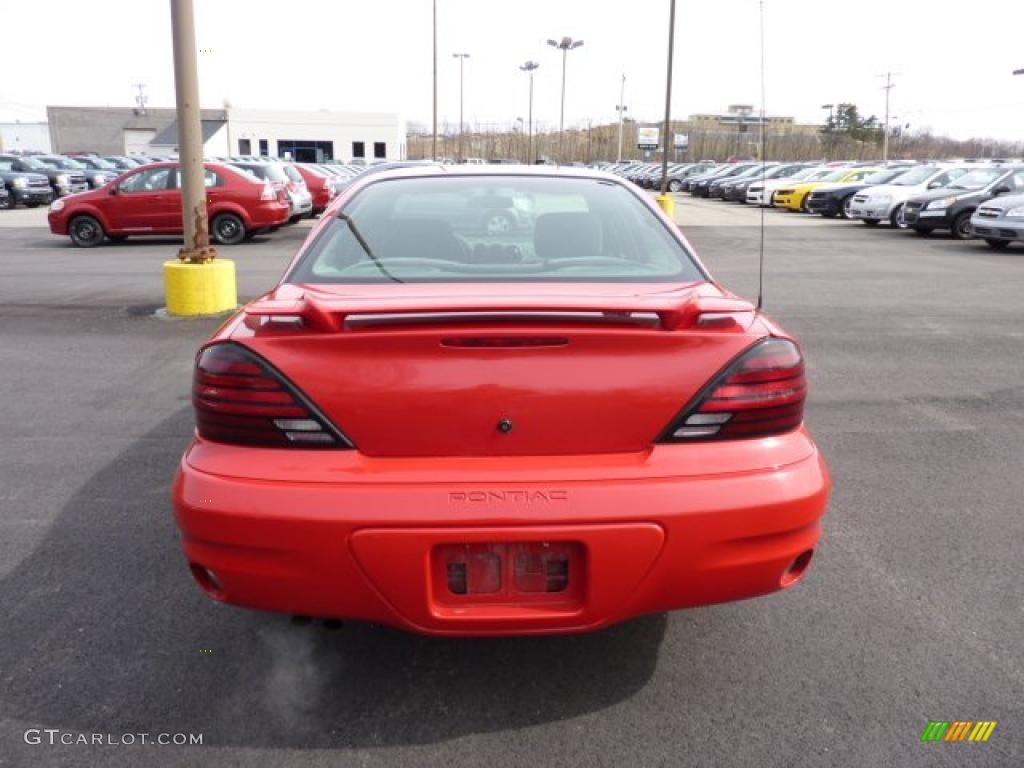 Victory Red 2004 Pontiac Grand Am SE Sedan Exterior Photo #46685831