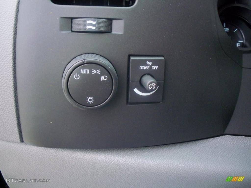 2011 Chevrolet Silverado 1500 LS Regular Cab 4x4 Controls Photo #46686710