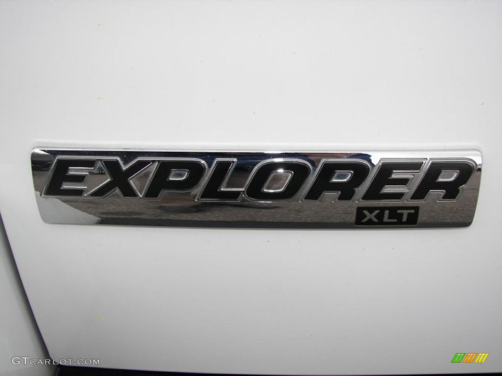 2006 Explorer XLT 4x4 - Oxford White / Stone photo #9