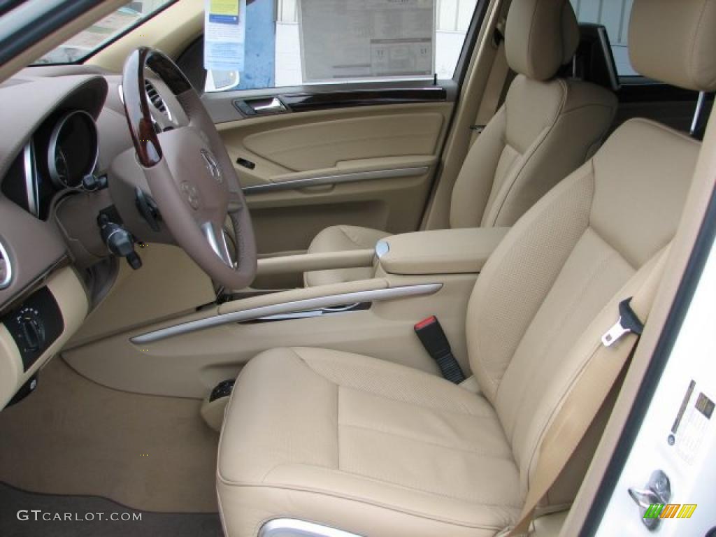 Cashmere Interior 2011 Mercedes-Benz GL 550 4Matic Photo #46689185