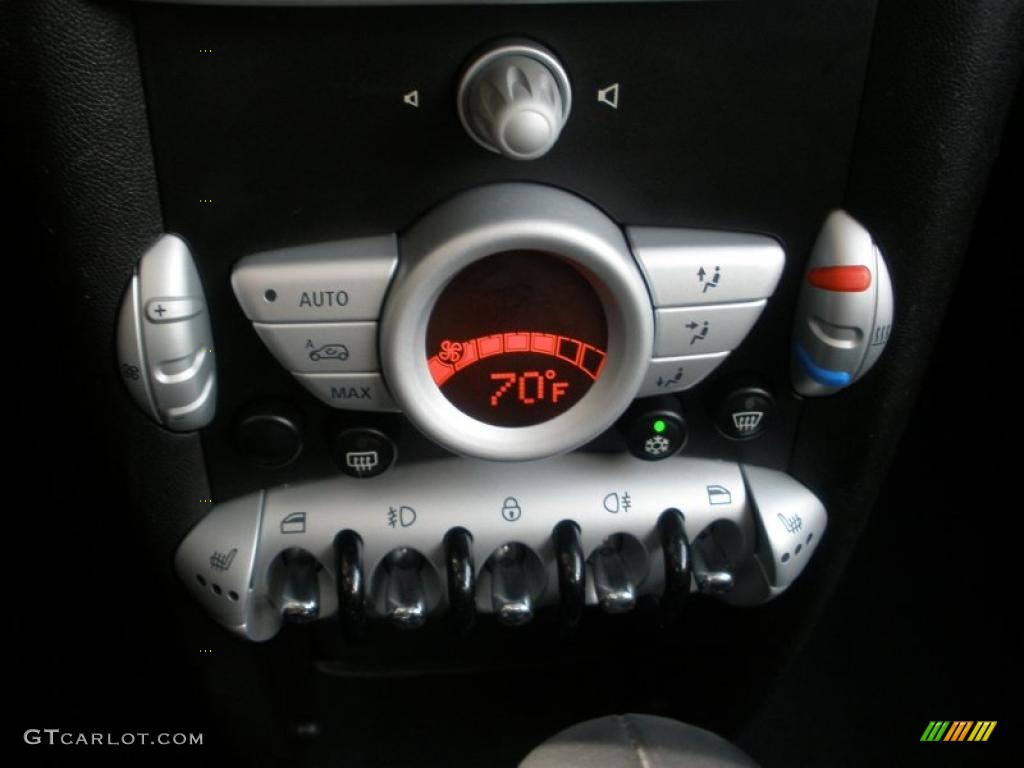 2007 Mini Cooper S Hardtop Controls Photo #46689350