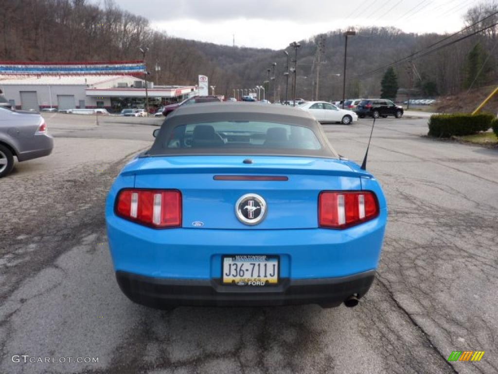 2010 Mustang V6 Premium Convertible - Grabber Blue / Charcoal Black photo #3