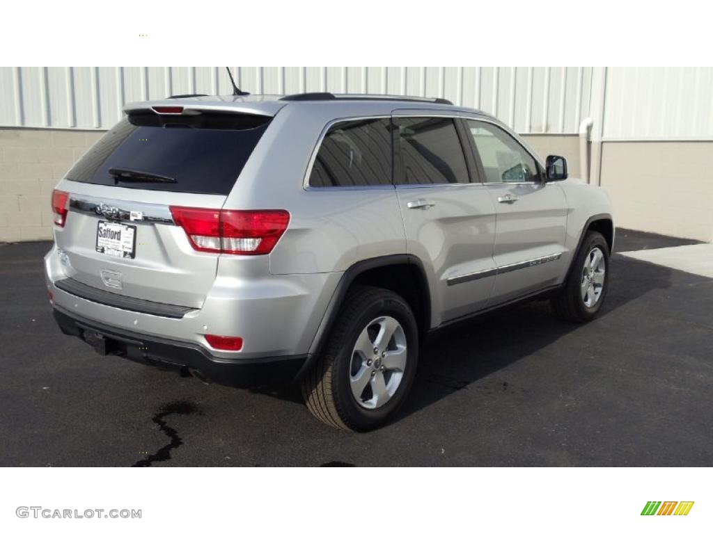 Bright Silver Metallic 2011 Jeep Grand Cherokee Laredo X Package 4x4 Exterior Photo #46691063