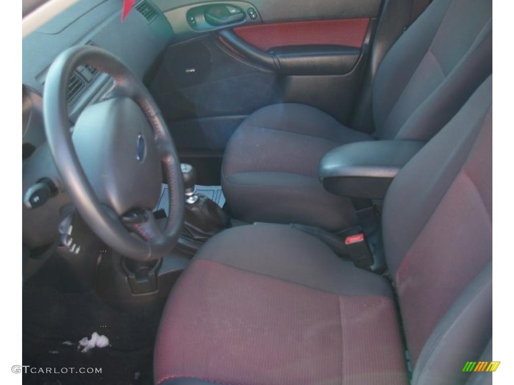 Charcoal/Red Interior 2006 Ford Focus ZX4 ST Sedan Photo #46691306