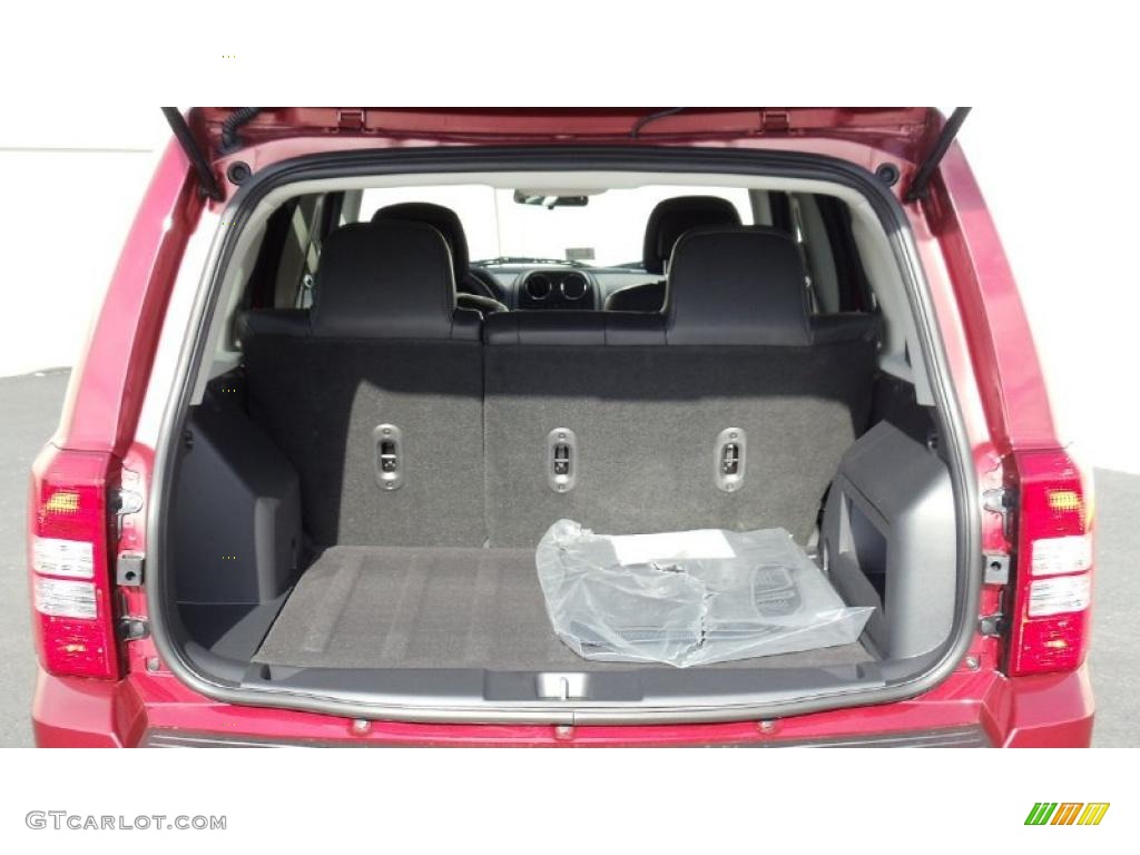 2011 Jeep Patriot Latitude X 4x4 Trunk Photo #46691309