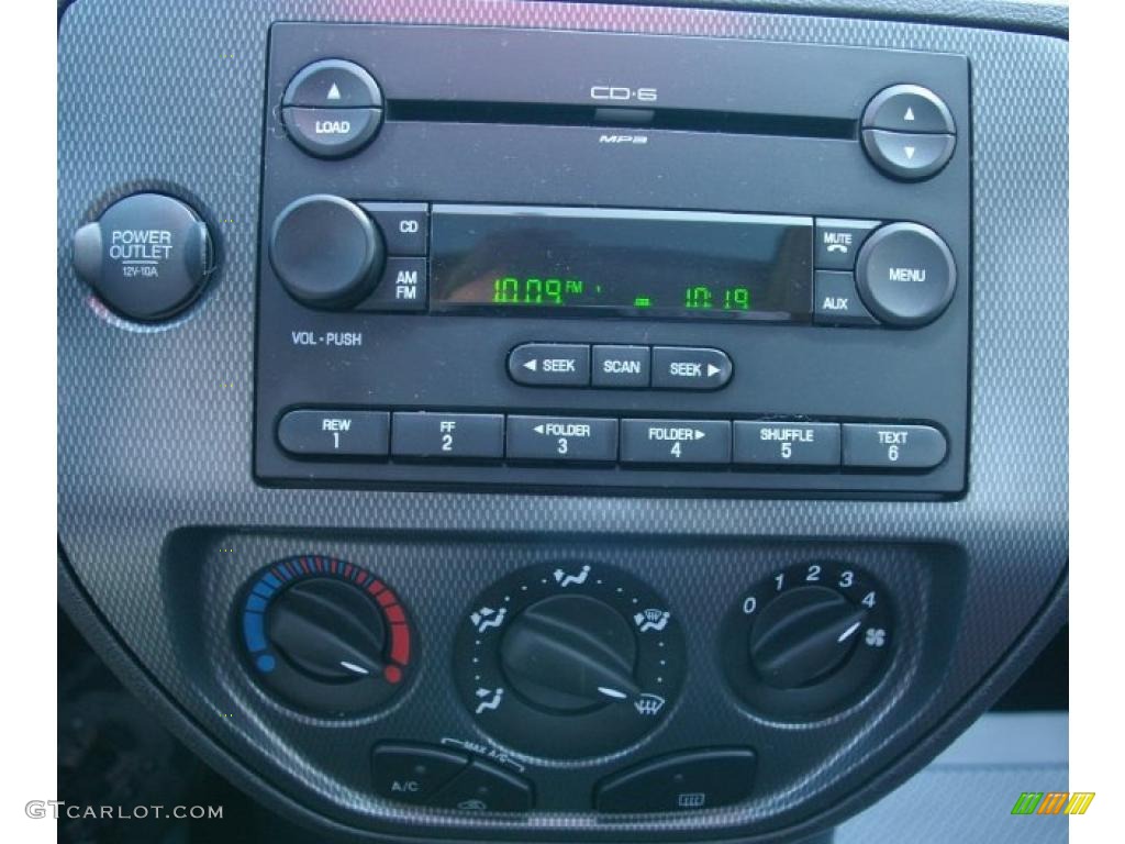2006 Ford Focus ZX4 ST Sedan Controls Photo #46691348