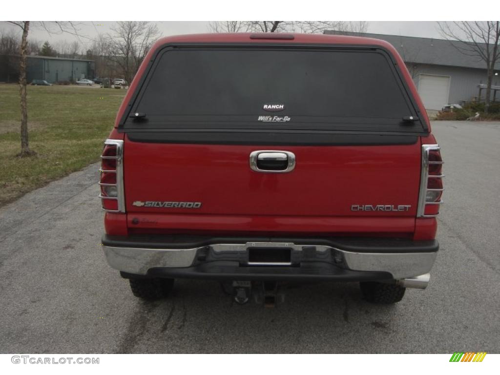 2004 Silverado 1500 LS Extended Cab 4x4 - Victory Red / Medium Gray photo #3