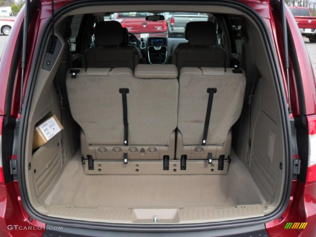 2011 Chrysler Town & Country Touring - L Trunk Photo #46696517