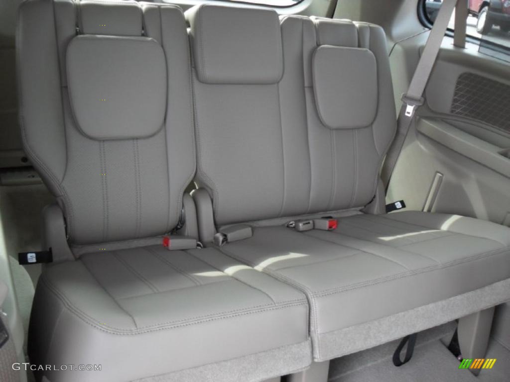 Dark Frost Beige/Medium Frost Beige Interior 2011 Chrysler Town & Country Touring - L Photo #46696520