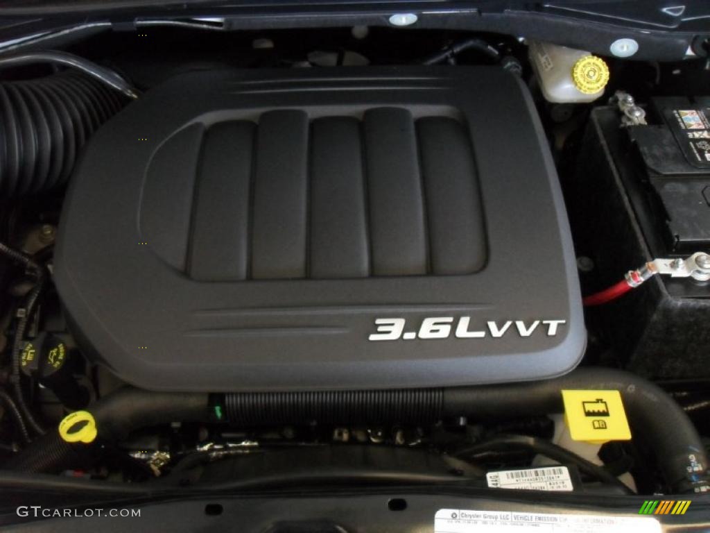 2011 Chrysler Town & Country Touring 3.6 Liter DOHC 24-Valve VVT Pentastar V6 Engine Photo #46696610