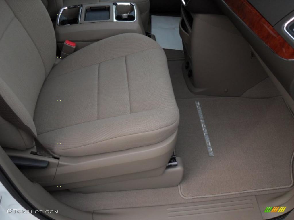 Dark Frost Beige/Medium Frost Beige Interior 2011 Chrysler Town & Country Touring Photo #46696673