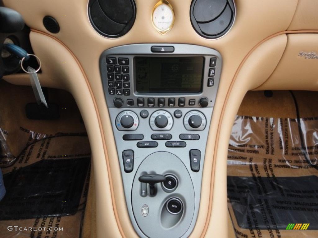 2004 Maserati Spyder Cambiocorsa Controls Photo #46699236